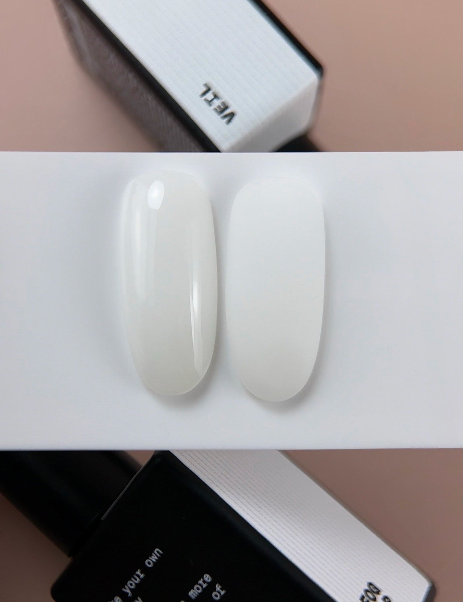 BIBLIOTEKA Cover Base № 01 Veil – Halbtransparente milchige Base, 10 ml