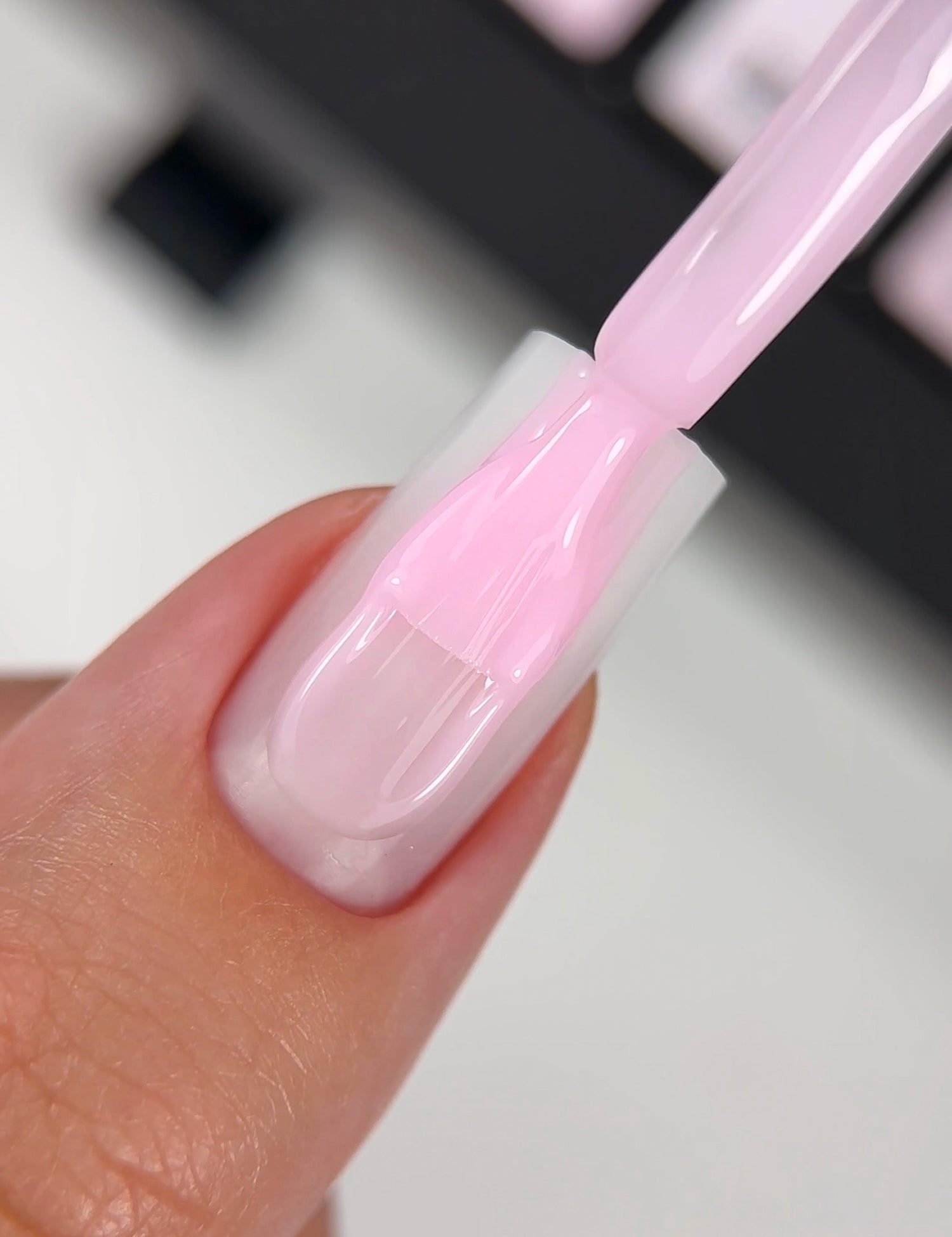 BIBLIOTEKA Cover Base № 04 Petal – Zartrosa Base, 10 ml