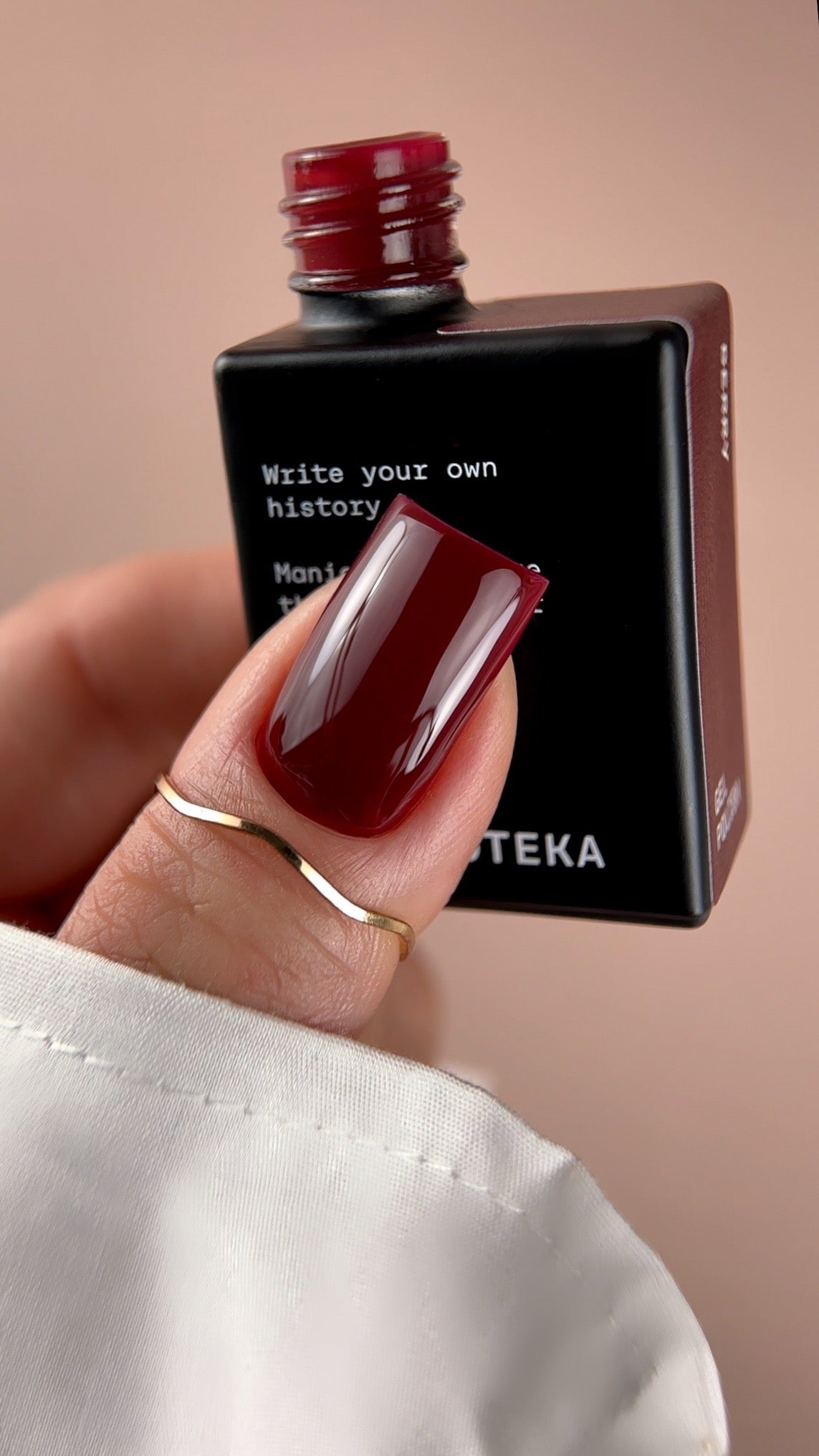 BIBLIOTEKA Gel Polish № 23 Berry, 10 ml