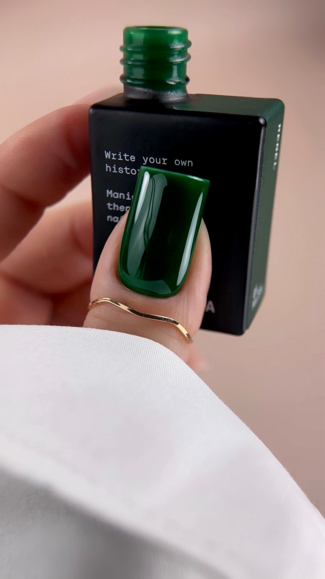 BIBLIOTEKA Gel Polish № 32 Rebel – Green, 10 ml