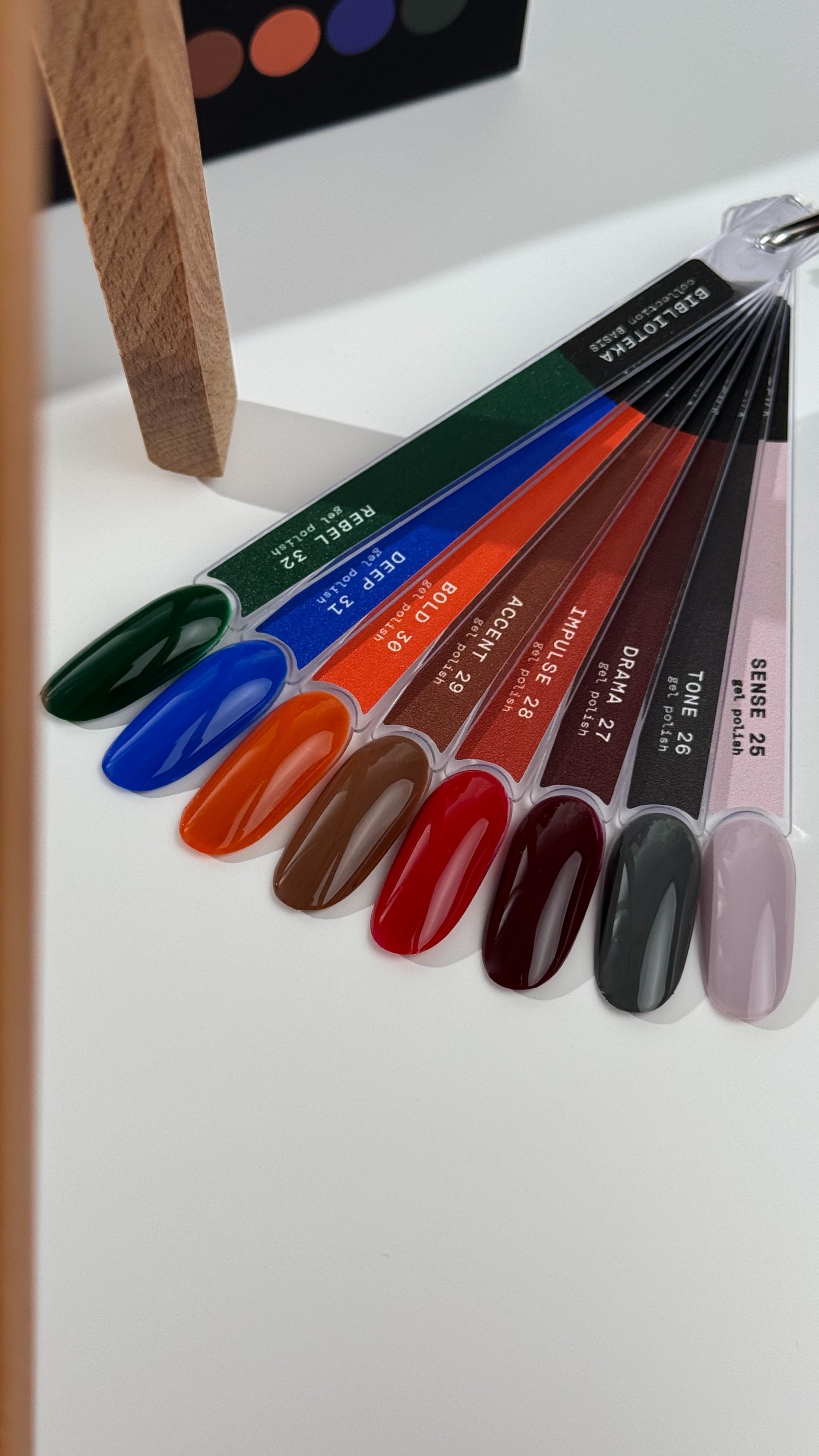 BIBLIOTEKA Gel Polish № 32 Rebel – Green, 10 ml